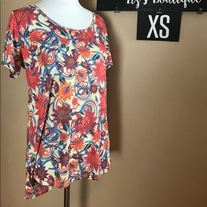 Lularoe Classic T shirt
